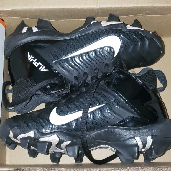 Nike Cleats - Picture 2 of 5